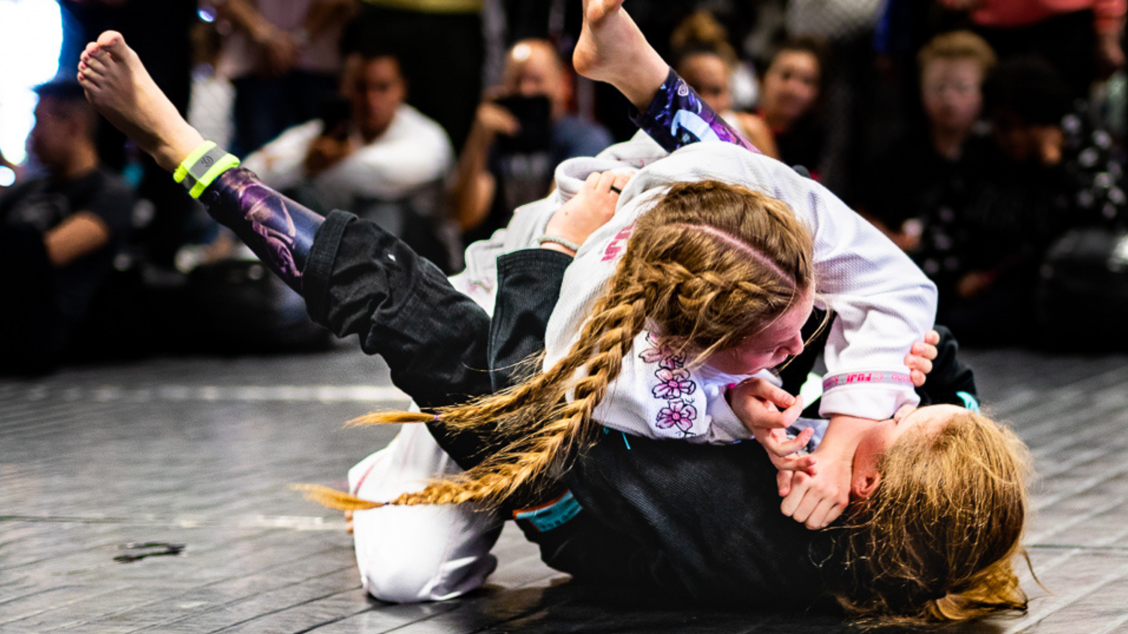 girls compete in bjj
