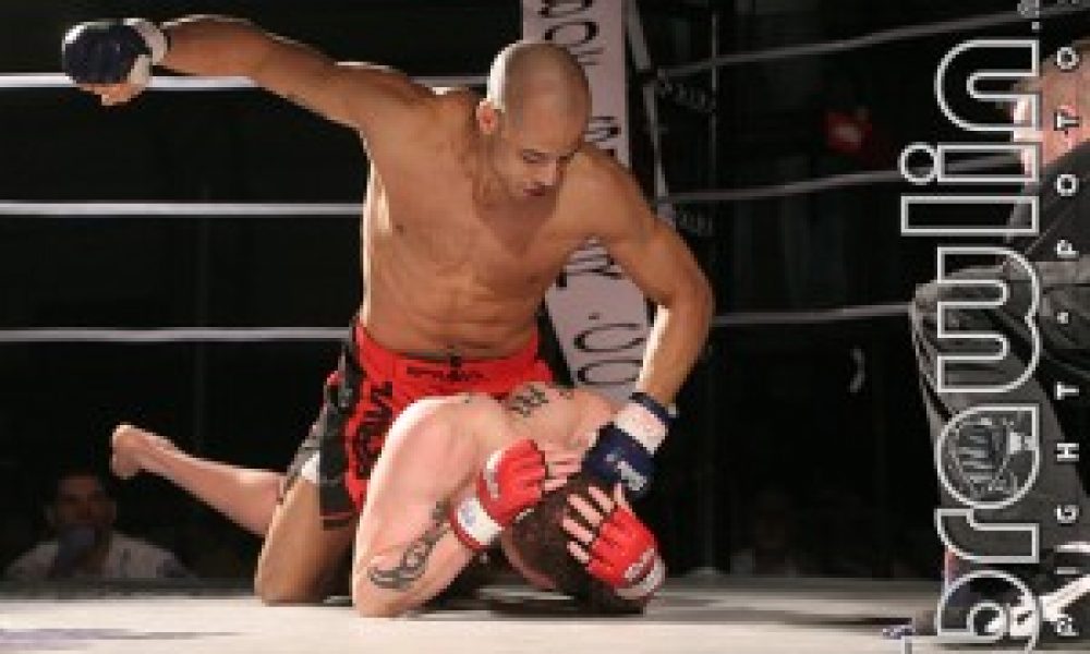 chaun-sims-defeated-anthony-smith-by-tko_002-300x199