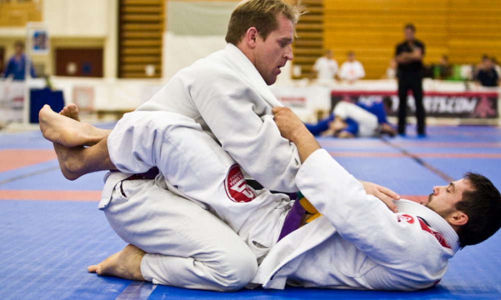 closed-guard1-1280x540