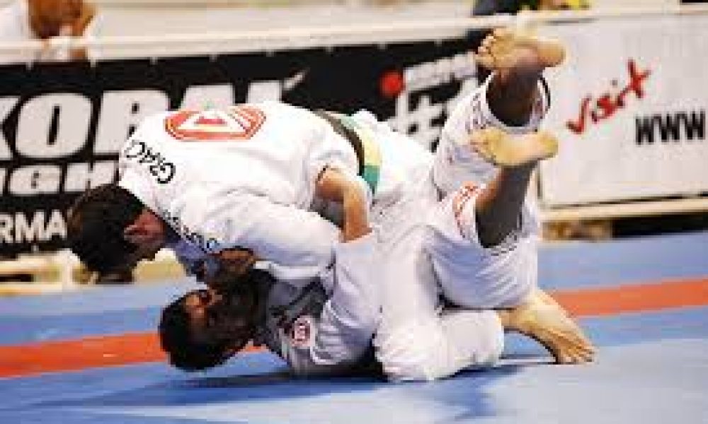 roger_gracie_mount